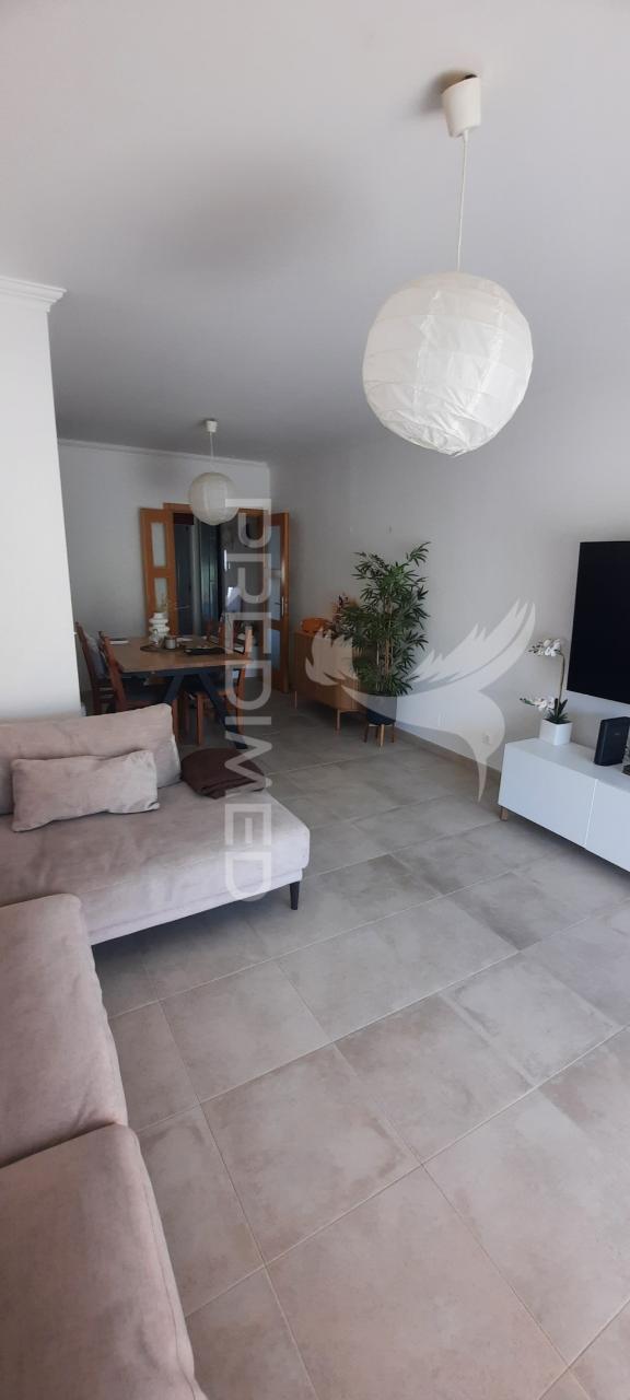 Moradia t2 com jardim, piscina e garagem em albufeira