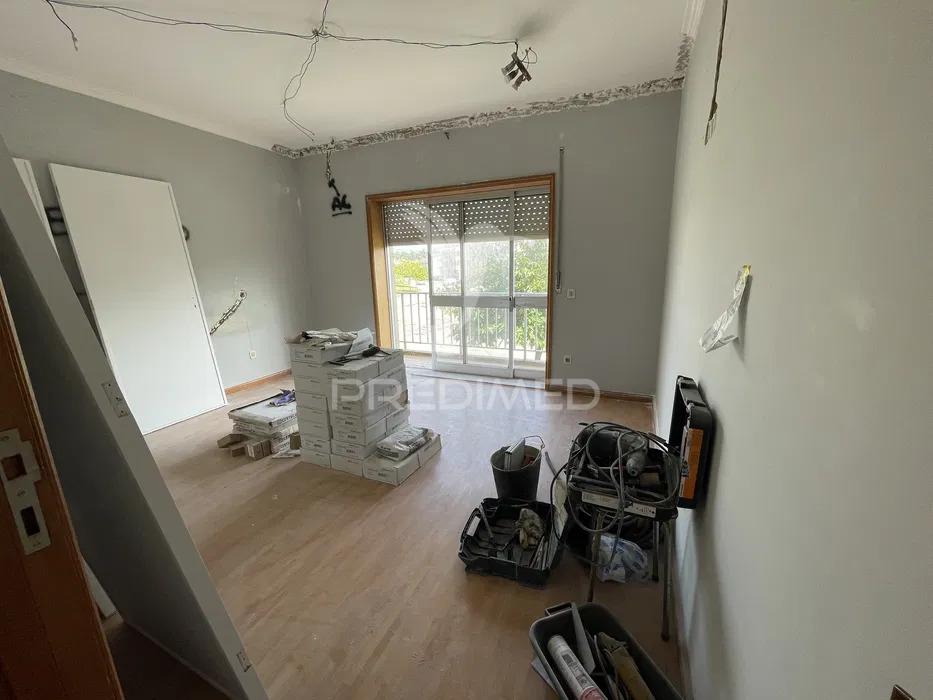 Apartamento t3 em remodelação total – furadouro-ovar 3 min da praia