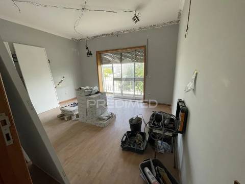 Apartamento t3 em remodelação total – furadouro-ovar 3 min da praia