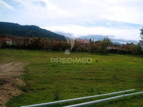 Lote de terreno no centro da póvoa de lanhoso – oportunidade única!