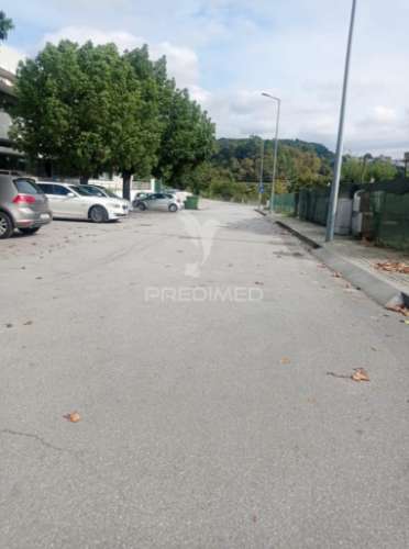 Lote de terreno no centro da póvoa de lanhoso – oportunidade única!