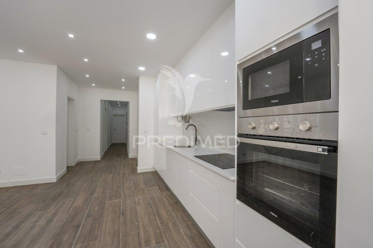 T2 com terraço amadora  junto metro