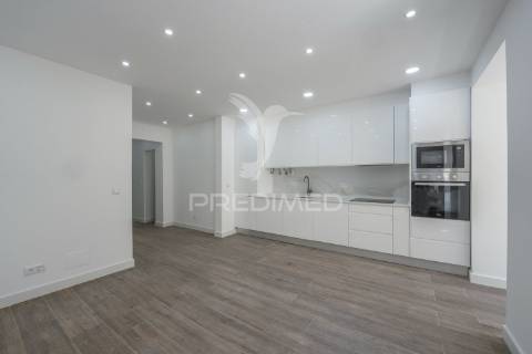 T2 com terraço amadora  junto metro