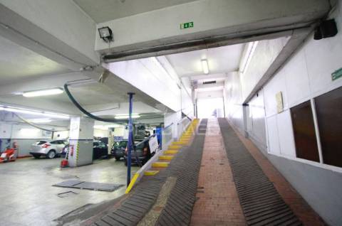 Armazém / espaço comercial à venda – amadora (venteira)