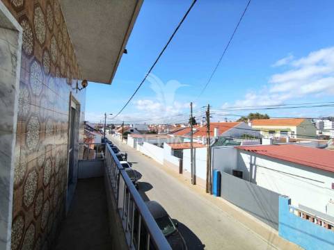 Moradia t2 com garagem, bairro do areias, montijo