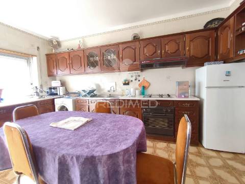 Moradia t2 com garagem, bairro do areias, montijo