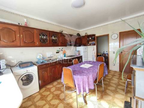 Moradia t2 com garagem, bairro do areias, montijo
