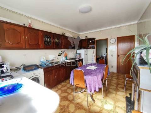 Moradia t2 com garagem, bairro do areias, montijo
