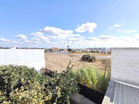 Moradia t2 com garagem, bairro do areias, montijo
