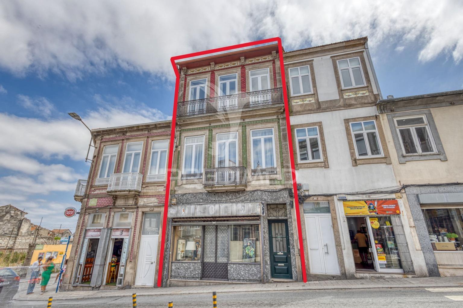 Prédio com projeto aprovado para obras
