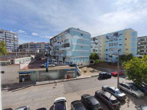 Apartamento t3 remodelado