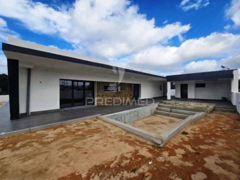 Moradia isolada t3, c/piscina e box, qta. marquesa - q. anjo