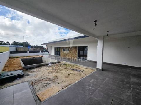 Moradia isolada t3, c/piscina e box, qta. marquesa - q. anjo