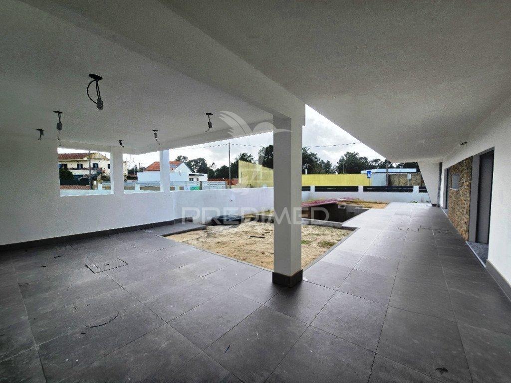 Moradia isolada t3, c/piscina e box, qta. marquesa - q. anjo