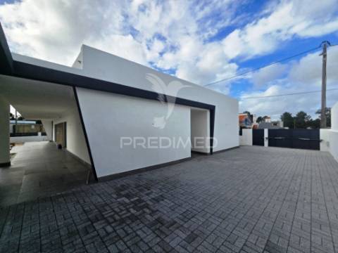 Moradia isolada t3, c/piscina e box, qta. marquesa - q. anjo