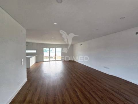 Moradia isolada t3, c/piscina e box, qta. marquesa - q. anjo