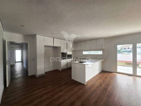 Moradia isolada t3, c/piscina e box, qta. marquesa - q. anjo