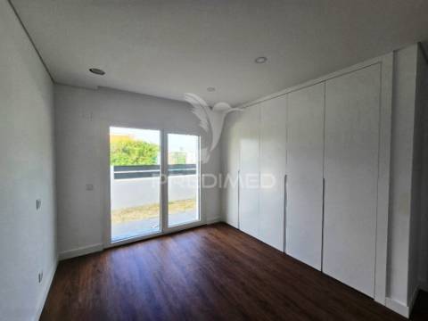 Moradia isolada t3, c/piscina e box, qta. marquesa - q. anjo