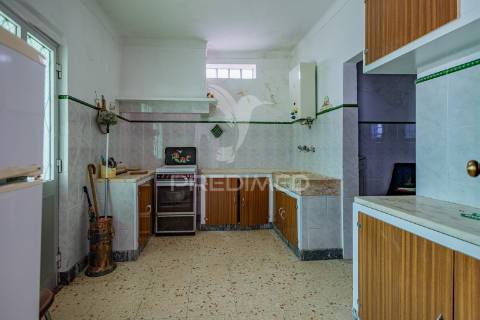 Moradia típica alentejana em mora