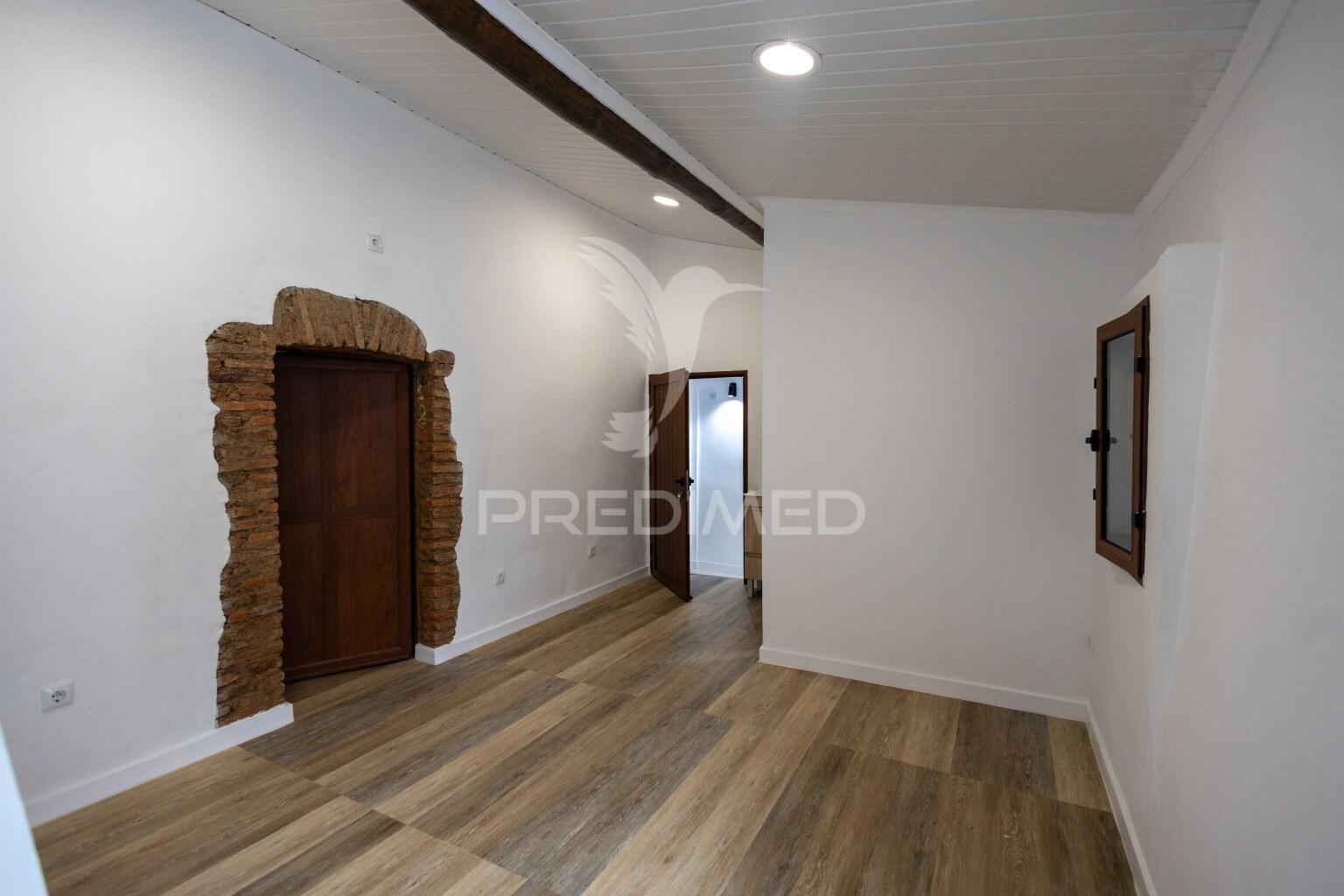 Apartamento t2 renovado na zona histórica do alandroal