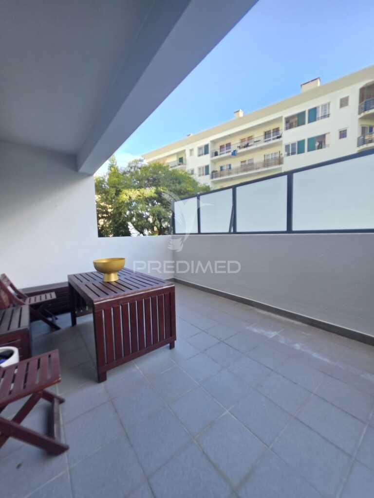 Apartamento t1 com logradouro no funchal