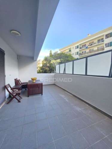 Apartamento t1 com logradouro no funchal