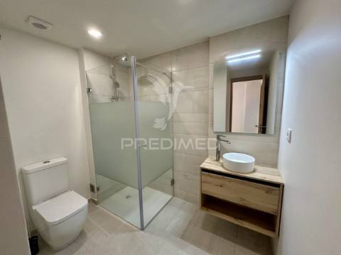 Duplex t4 com terraço em queluz de baixo