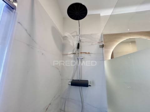 Duplex t4 com terraço em queluz de baixo