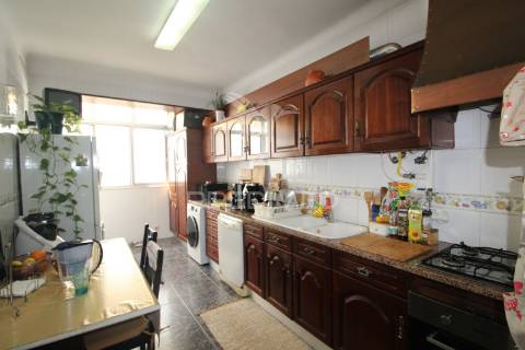 T1 adaptado a t2 com quintal em alcochete
