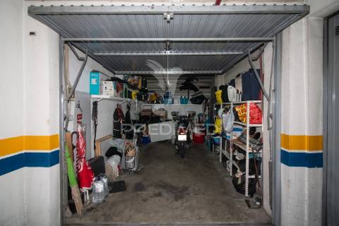 Apartamento t3 no carregado em condomínio fechado