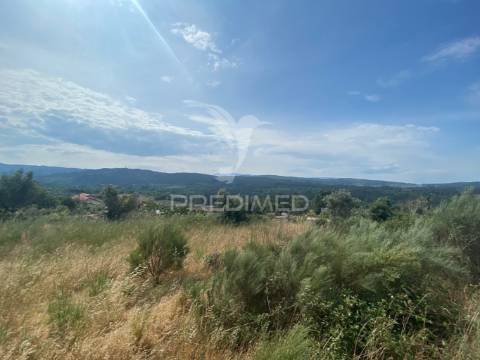 Vende terreno para construção de moradia isolada