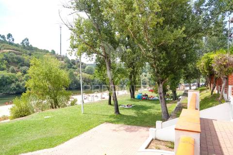 Moradia v4, em construção com piscina, constância.