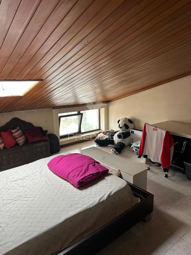 Apartamento t1+1 no centro de esgueira