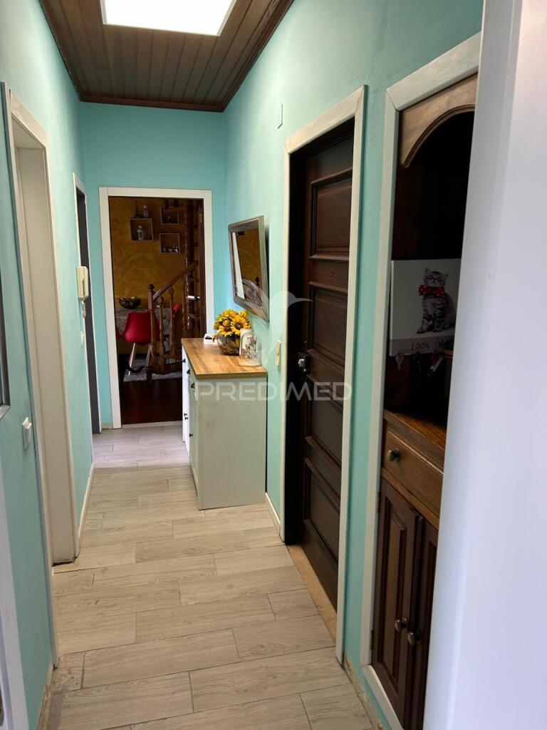 Apartamento t1+1 no centro de esgueira