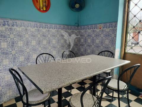 Restaurante z da esquina para trespasse