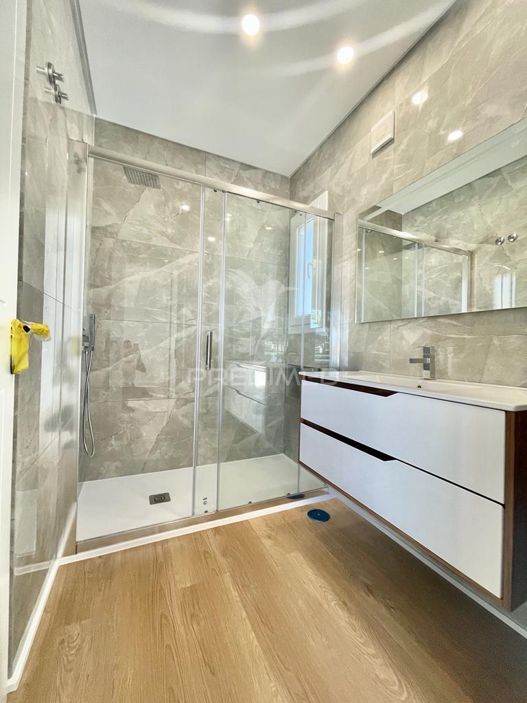 Apartamento t2 c/ suíte, parqueamento e arrecadação