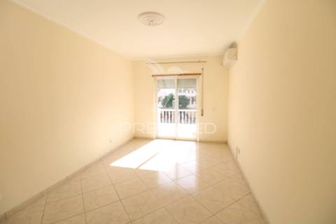Apartamento t3 com garagem