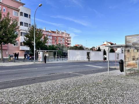 Duplex t4 a estrear com terraço em queluz de baixo, oeiras