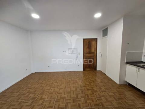 Apartamento t0 - junto ao marquês - porto