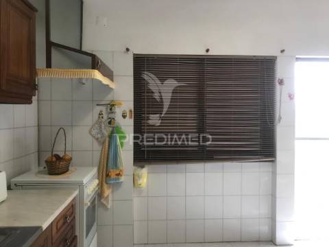 Moradia isolada t3+2 com garagem - quinta do conde