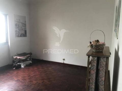 Moradia isolada t3+2 com garagem - quinta do conde