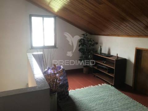 Moradia isolada t3+2 com garagem - quinta do conde