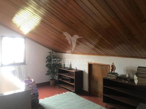 Moradia isolada t3+2 com garagem - quinta do conde