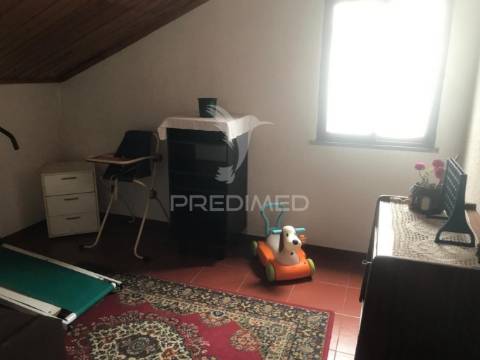 Moradia isolada t3+2 com garagem - quinta do conde
