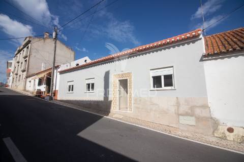 Moradia t3 em aveiras de cima