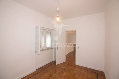 Moradia t3 em aveiras de cima