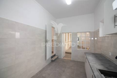 Moradia t3 em aveiras de cima