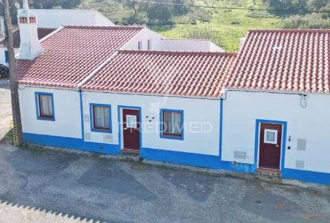 Moradia com 2 quartos e mezzanine em vale de santiago