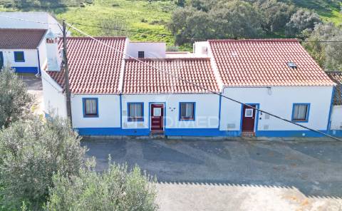 Moradia com 2 quartos e mezzanine em vale de santiago