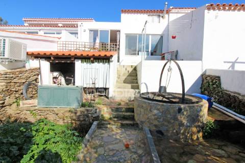 Moradia com 2 quartos e mezzanine em vale de santiago